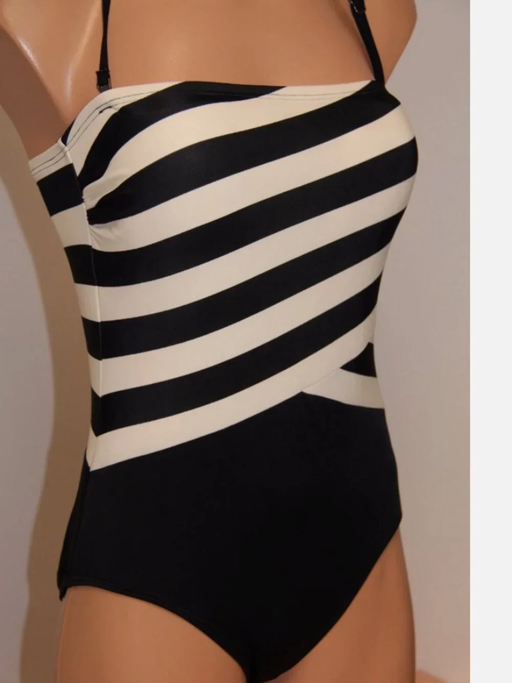 NWT DKNY Donna Karan Bandeau Swimsuit one piece size 6 Black Strap - Picture 3 of 4